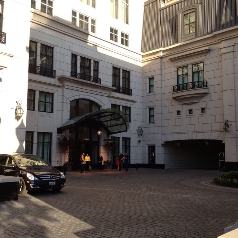 Great boutique style/feel hotel right off Rush St/Viagra triangle, 10 minute walk to the lake/gold coast.  Suite style rooms, helpful/knowledgable concierge (Edward) and staff. Loved it and will def stay here next time I'm in town. 