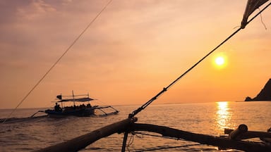 Z A M B A L E S
Sunsets are proof that endings can be beautiful too😍
#sunset #life #philippines