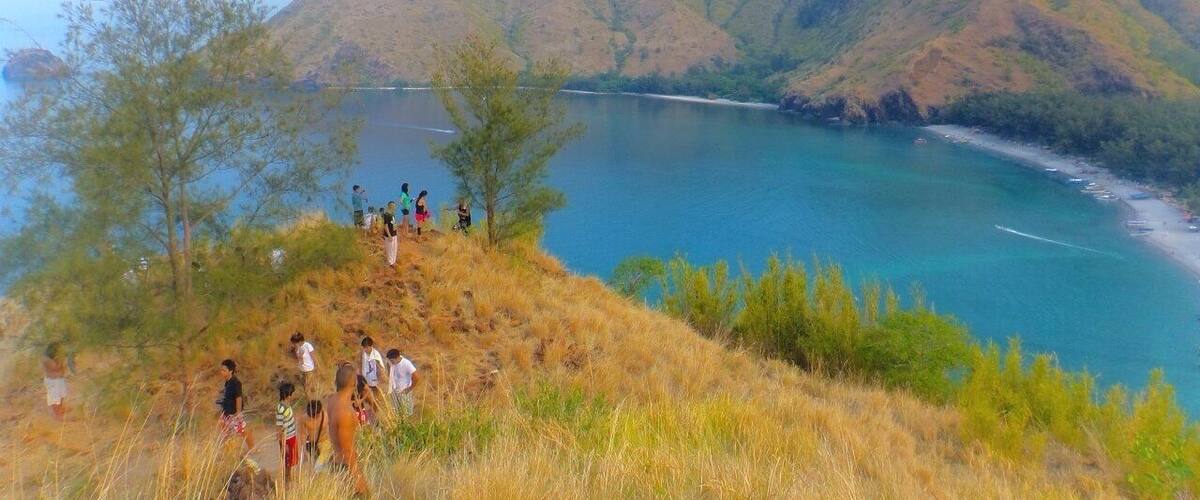 When mountains & sea collides, you got the best of both world๐ #beach