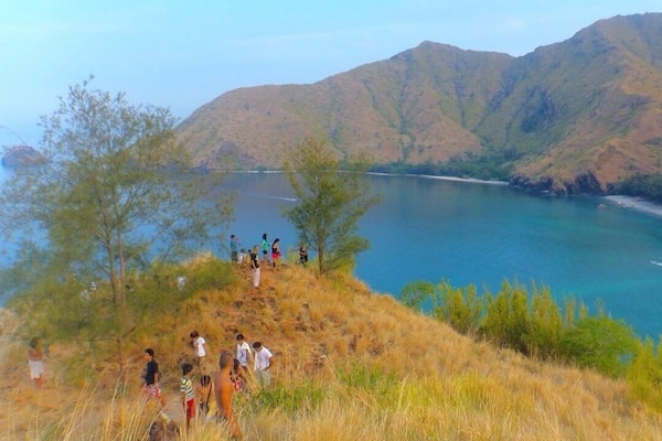 When mountains & sea collides, you got the best of both world😀 #beach