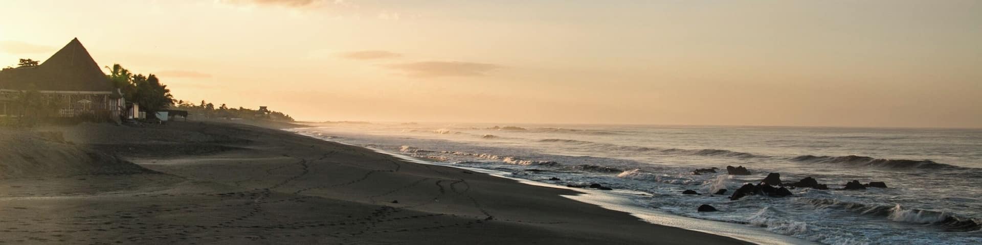 Being only a 30 minute bus ride from downtown León, it's hard to imagine a beach this beautiful being so deserted.
True, being up for sunrise certainly helps, but even throughout the day the beaches of Las Peñitas are for the most part deserted.
Just be sure to check with the locals before diving into the water; while some stretches are perfect for swimming, others are a little rougher and can be dangerous for the unprepared.
#Nicaragua #Leon #LasPenitas #Beach