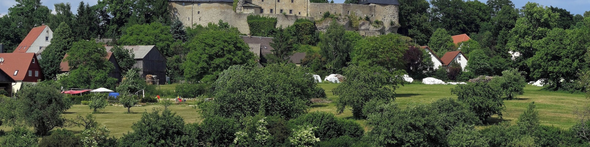 Die Burg Zwernitz wurde im Jahre 1156 erstmals erwähnt. Sie liegt in der zur Gemeinde Wonsees gehörenden Ortschaft Sanspareil in Oberfranken. Seit dem Jahr 1745 ist sie Bestandteil des Felsengartens Sanspareil.