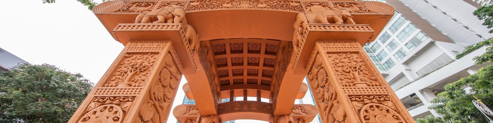 Brickfields which includes a city and heritage elements
