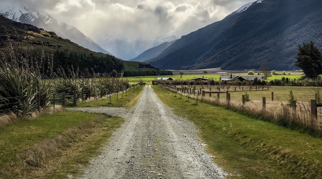 The road into Wild Earth Lodge looking down the Wilkins river valley. Maybe one of my favourite BNB stays ever