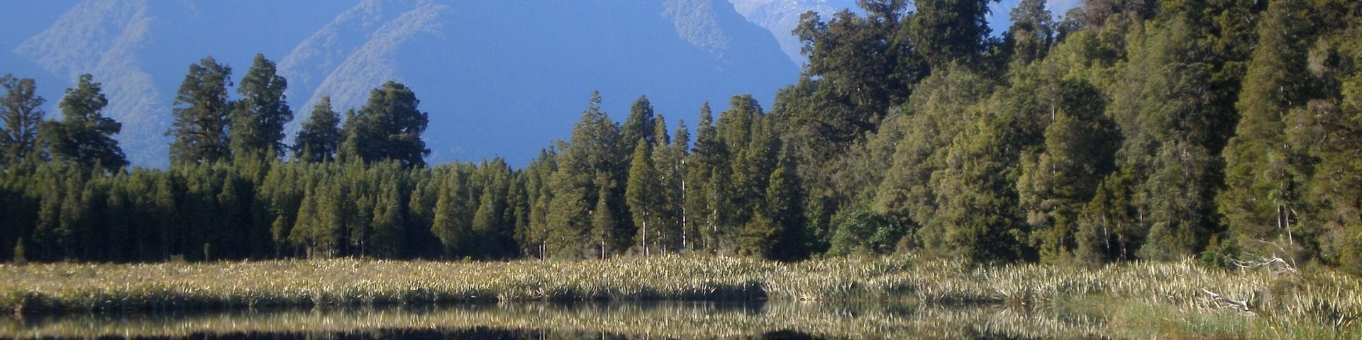 One of the many amazing views the south island of New Zealand has to offer. The mountain on the left is Mount Cook, the highest mountain of New Zealand.