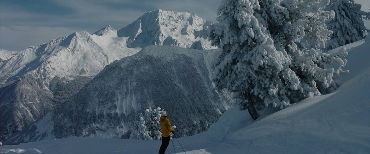 Estación de esquí de Courchevel que incluye esquí, vistas panorámicas y montañas