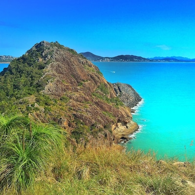 Epic views over Rosslyn Bay! 🗻☀️🌴🐠😀
#southerngreatbarrierreef #thisisqueensland #seeaustralia