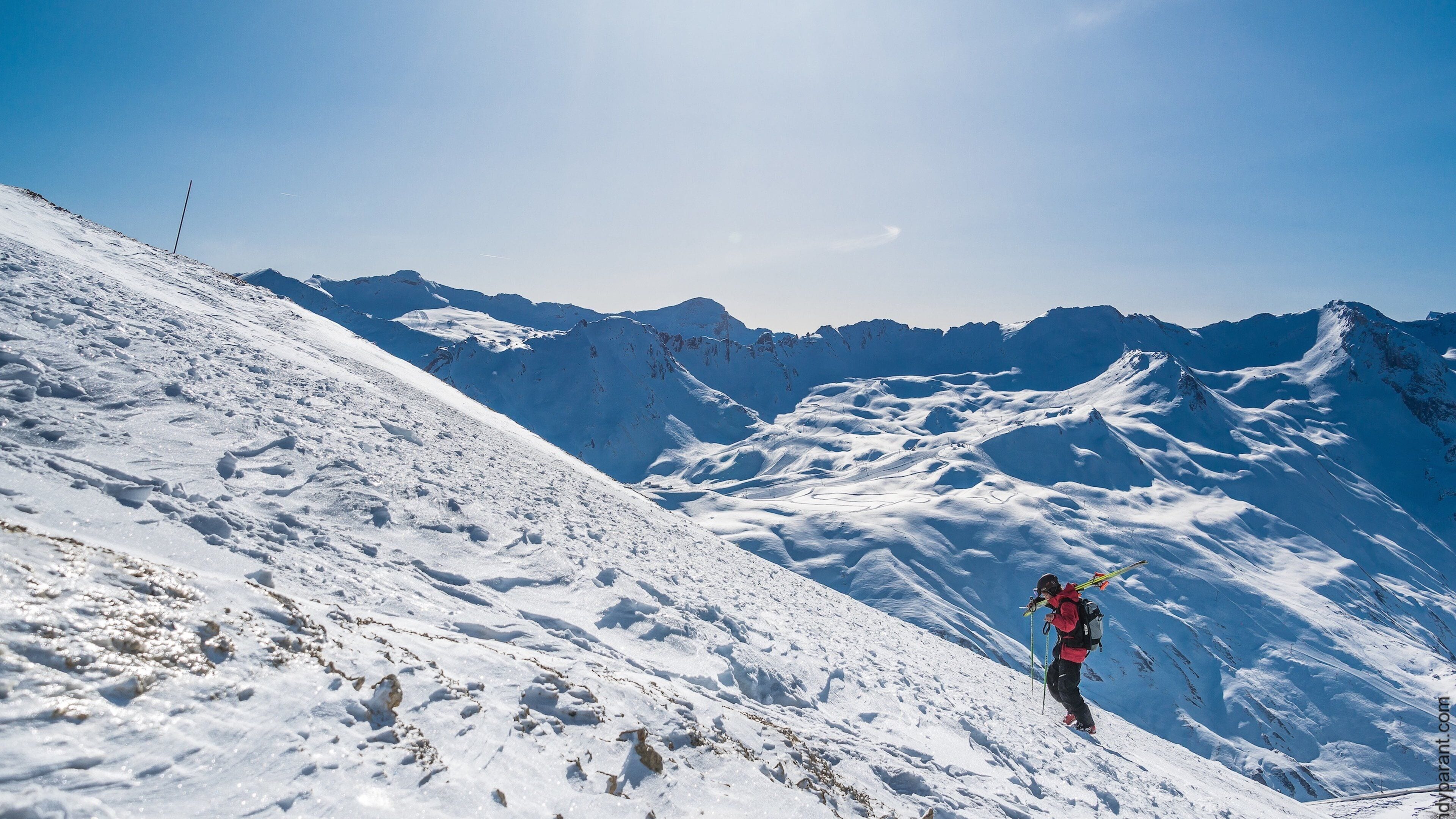 Val-d\'Isere Ski Resort featuring mountains, snow skiing and snow