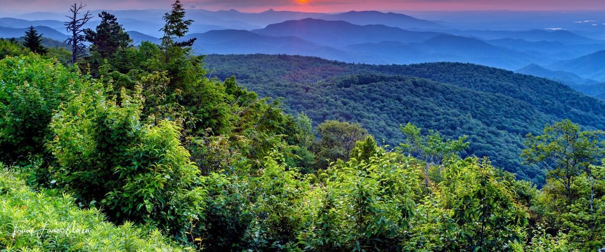 Awesome morning views. Enjoy the
Peaceful and relaxing beauty of the Blue Ridge Mountains. #mountains #wanderlust #outdoors #blueridgeparkway #hiking #outdoors #BVSBlue