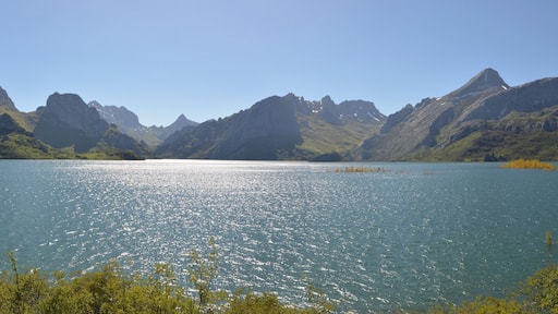 Awesome lake panorama at Riano