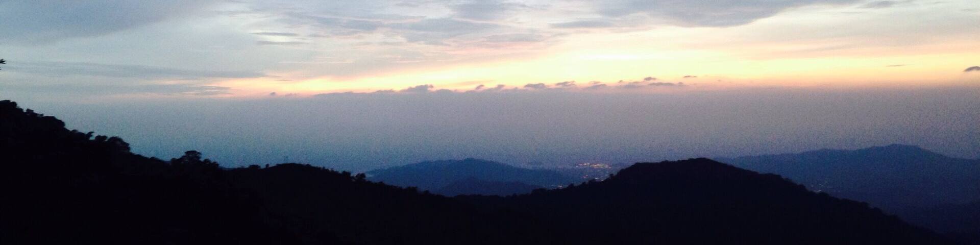 This was taken in Casa Elemento a Hostel in Minca, great view. If you wake up really early you can see la Sierra Nevada de Santa Marta. #GoldenHour