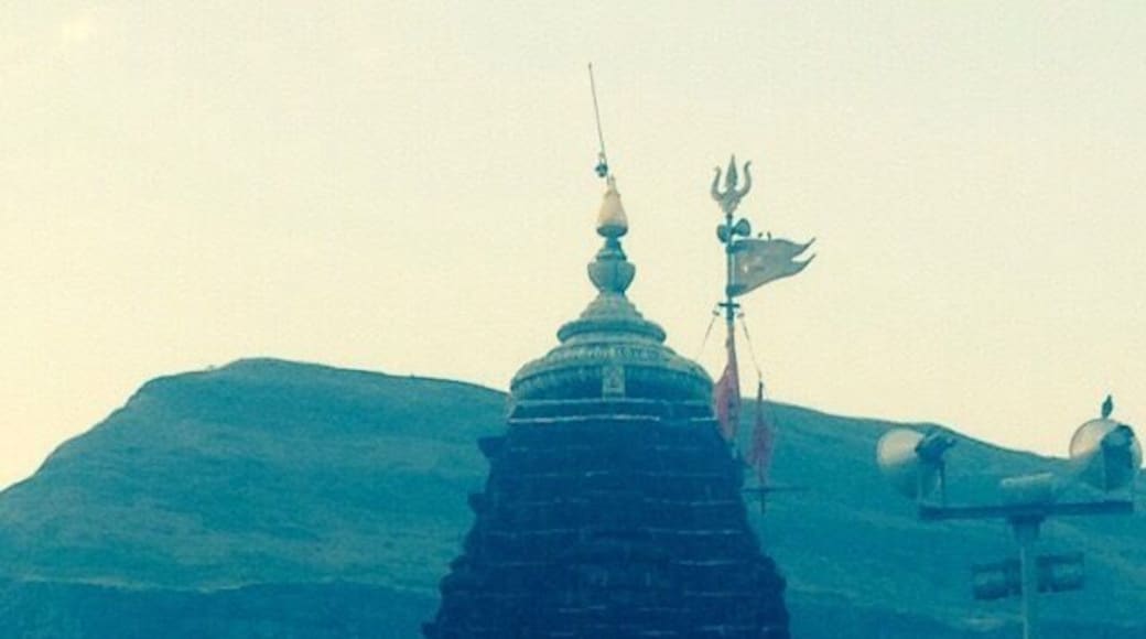This temple is one of the holy place of Lord shiva and it is located in hill area. People say that one who watches the God in this place gets moksha.