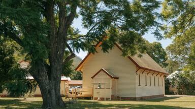 Esk featuring a church or cathedral