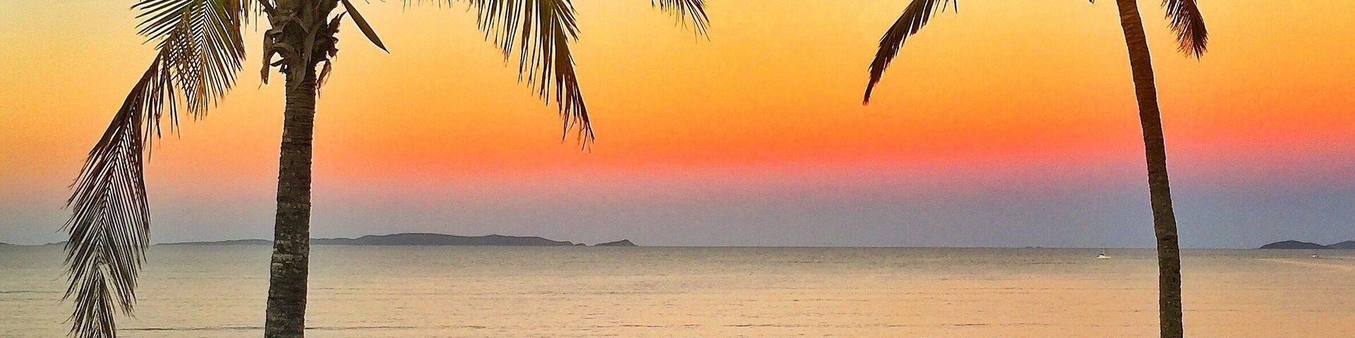 Sunset over Lammermoor Beach! Love this palm tree lined stretch of the Capricorn Coast, looking forward to getting out and exploring more of this tropical paradise again tomorrow! 🌅🐠🐟🌴😀
#visitcapricorn #thisisqueensland #seeaustralia