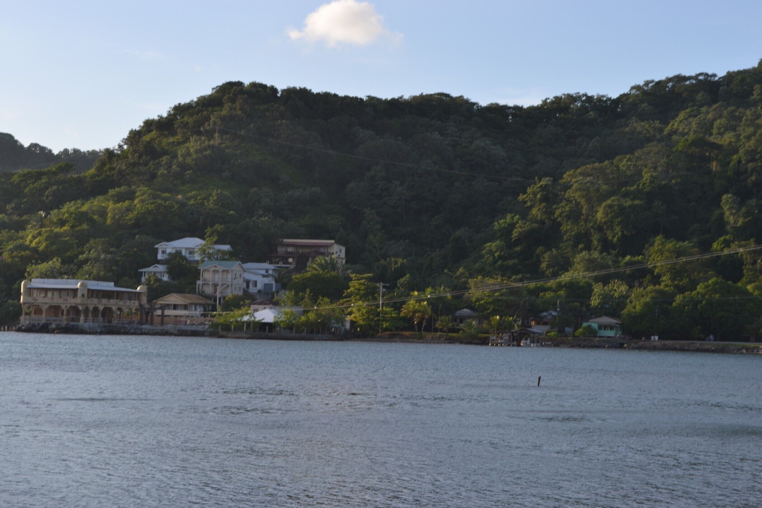 Roatan Bay Honduras is one of my new favorite islands in the caribbean.  It is gorgeous!