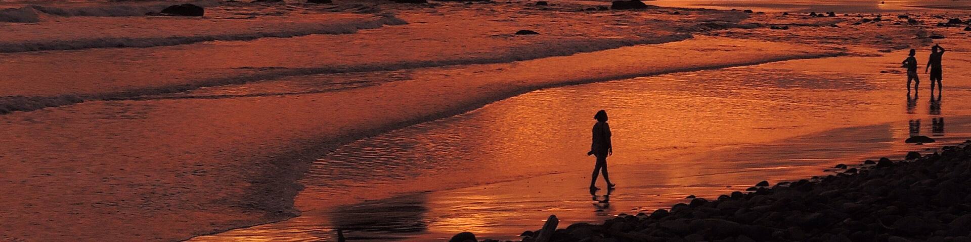 Sunset over whale rock in El Salvador
#adventure
#overlanding
#surfing
#panamerican