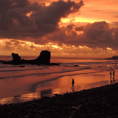 Sunset over whale rock in El Salvador
#adventure
#overlanding
#surfing
#panamerican