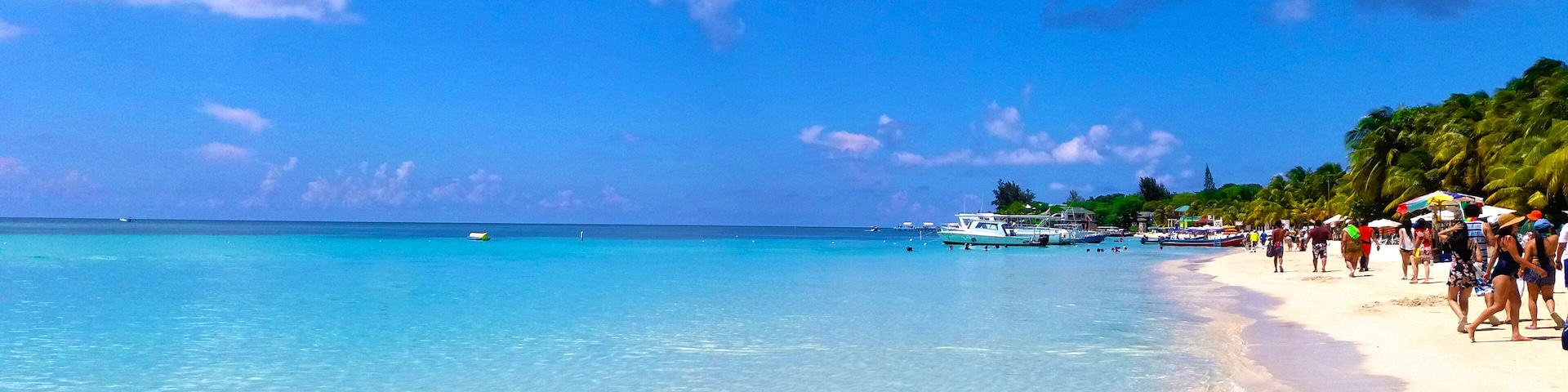 Playa de agua turquesa en West Bay, Roatán