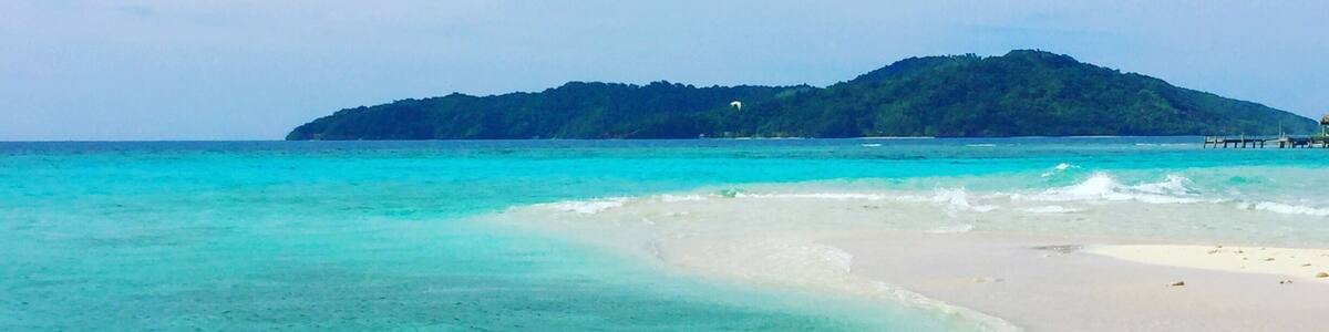 This place is perfect to #takeahike...visit cayos cochinos in Honduras, it wouldn't disappoint.