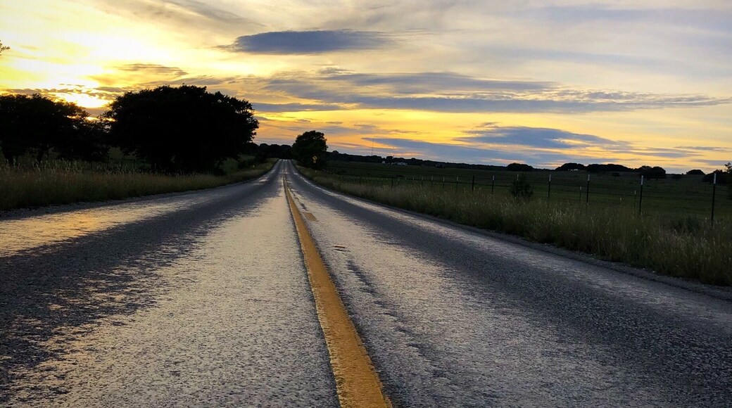 Sunsets and highways are a few of my favorite things
