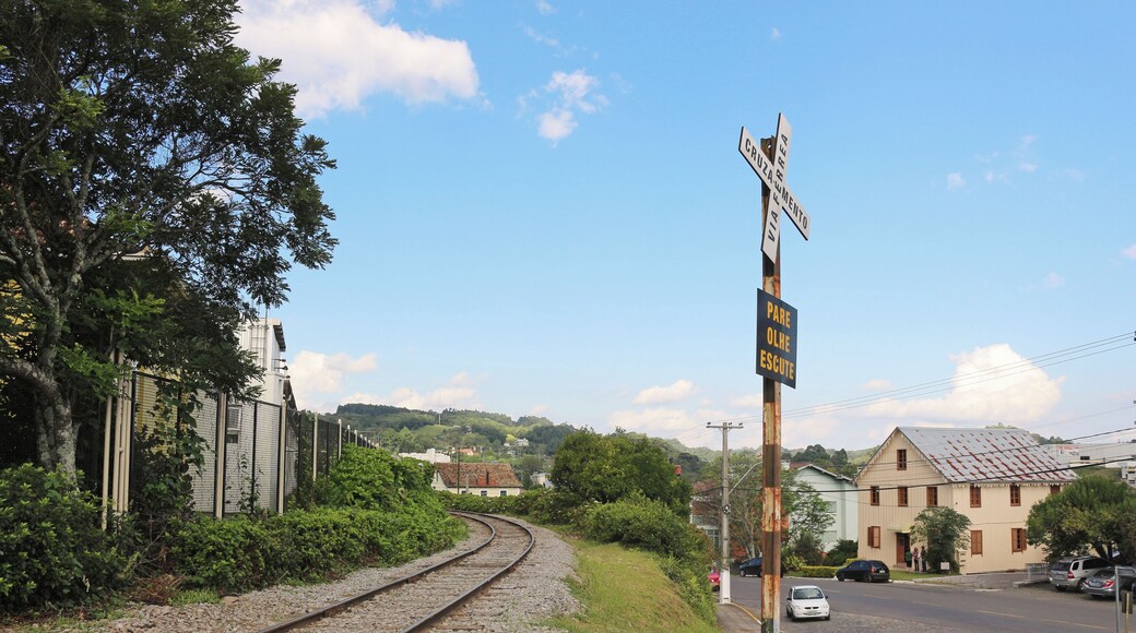 The railway line to the past. - GARIBALDI