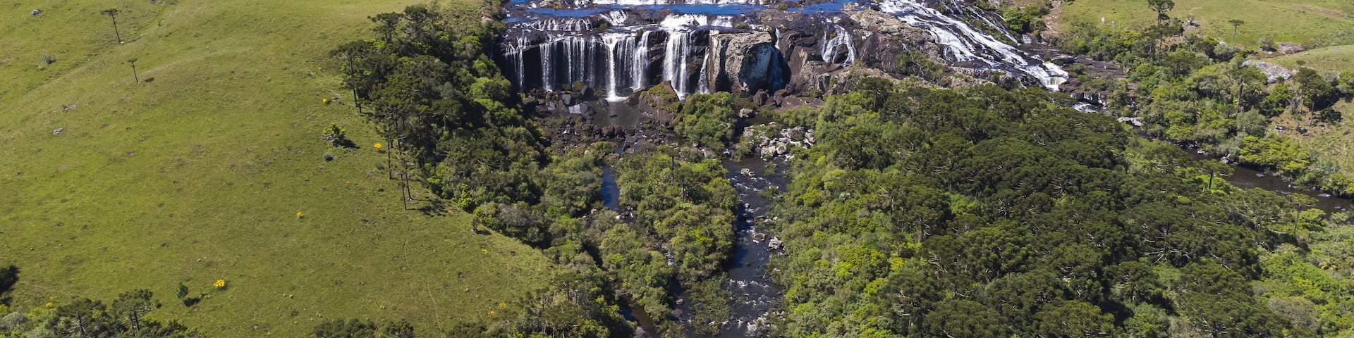 Cachoeira Passo do S vista de cima, em Jaquirana, no Rio Grande do Sul, Brasil