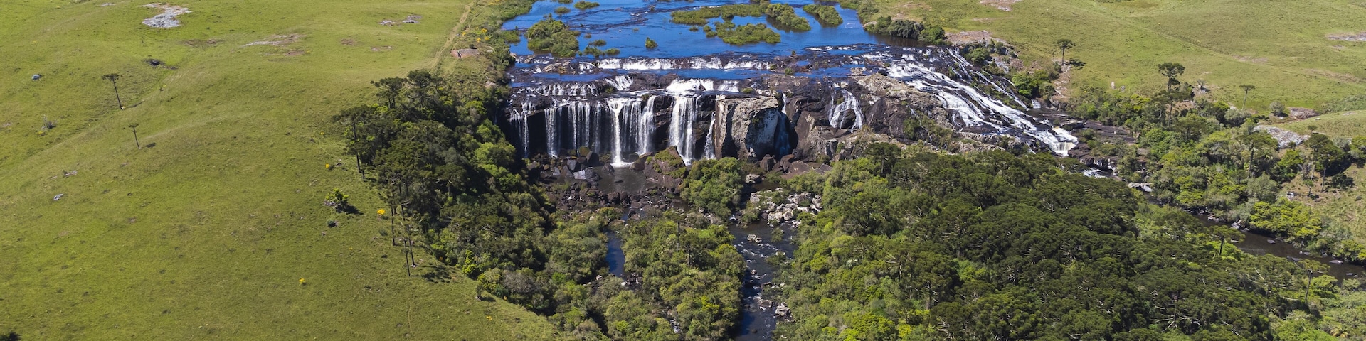 Cachoeira Passo do S vista de cima, em Jaquirana, no Rio Grande do Sul, Brasil