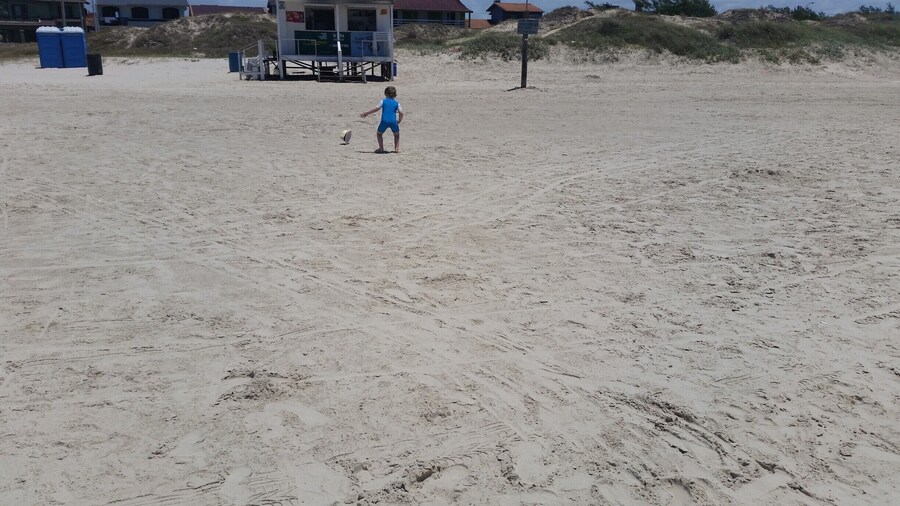 As people flock to the whiter sands of Santa Catarina, this stretch of beach close to Porto Alegre is quiet and beautiful. Grabbing Melhio to drink from in the day and a Caprianha in the evening, the beach shacks are awesome.
#lifeatexpedia