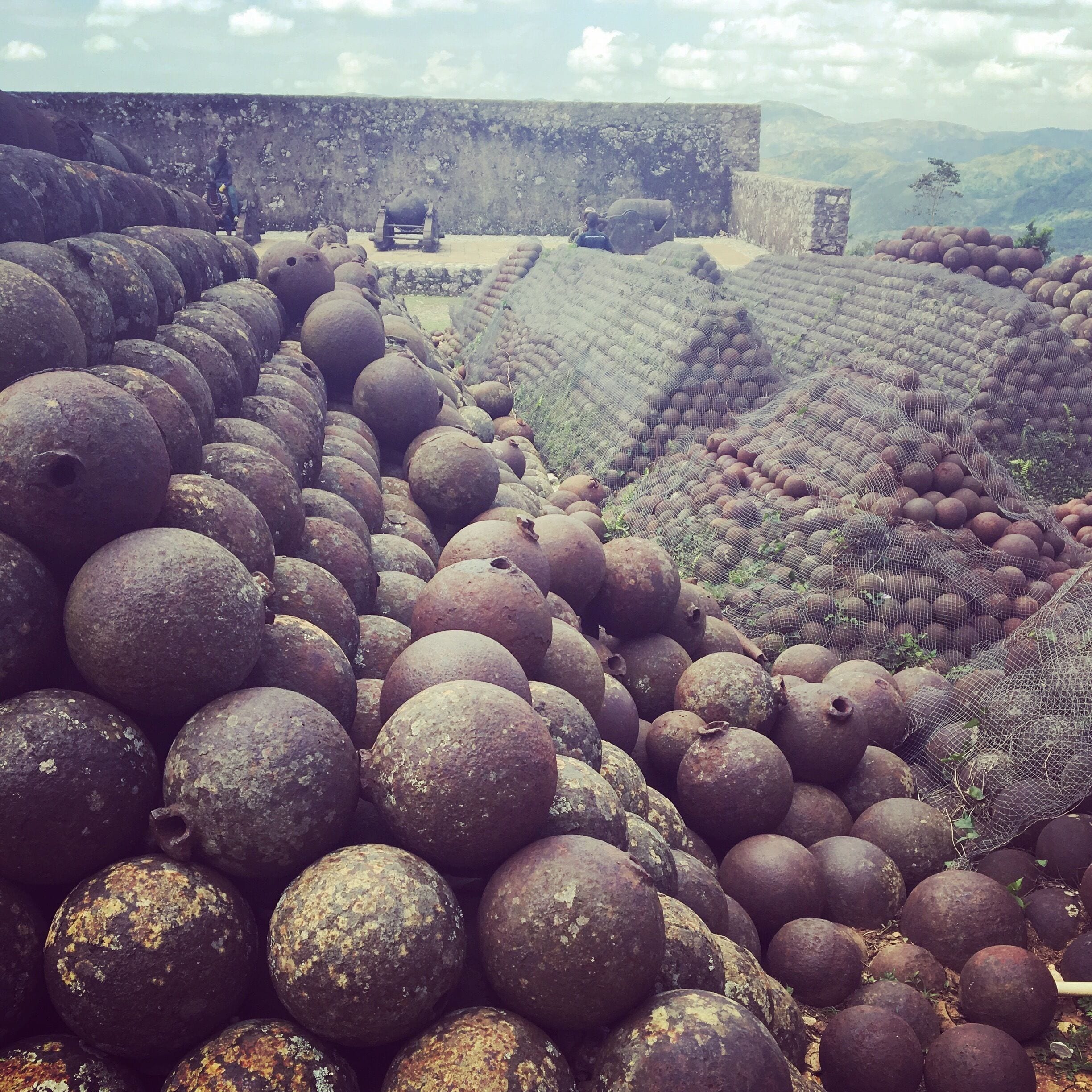 So many cannonballs 
#unescoworldheritagesite
