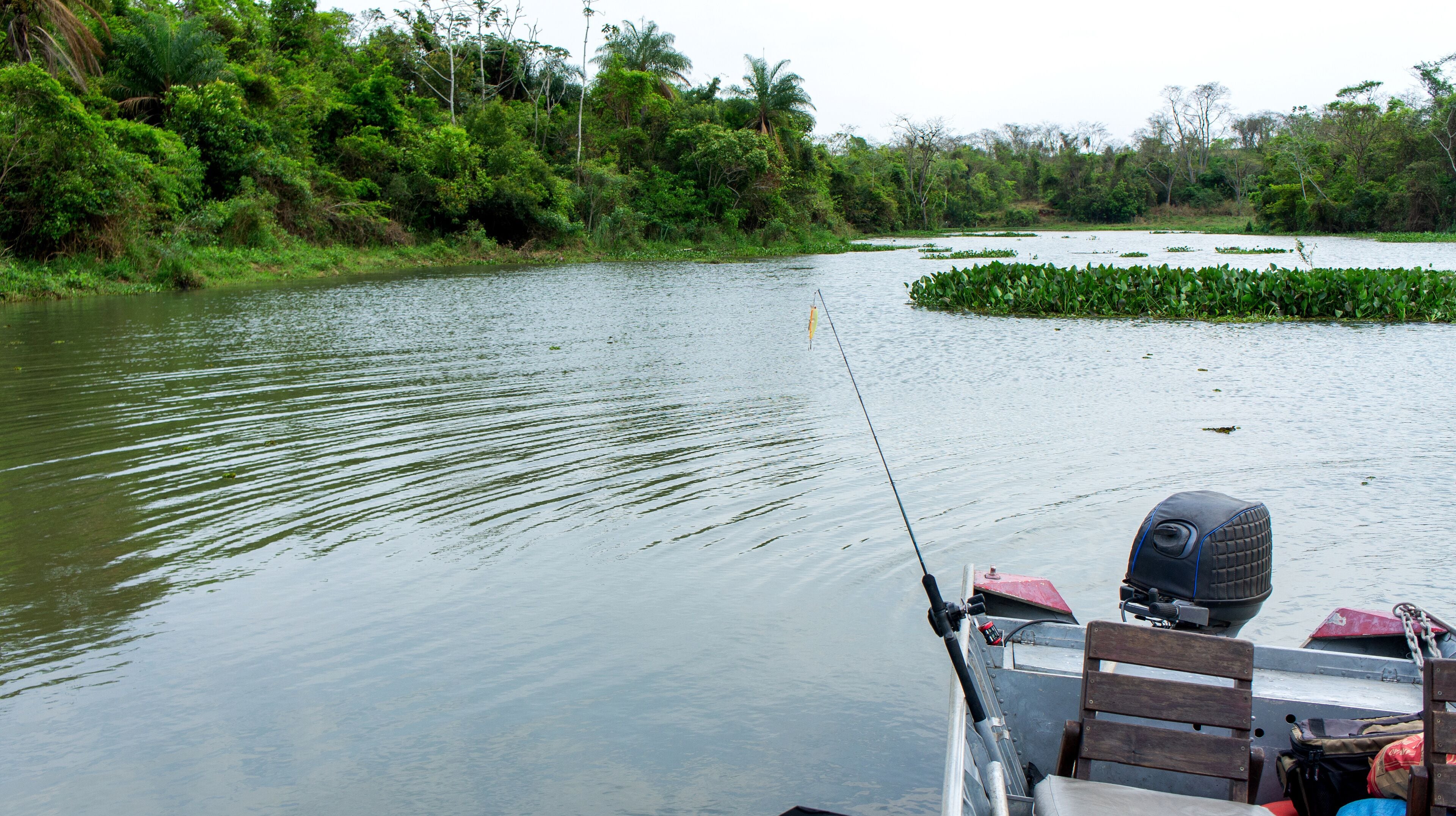 fishing boat on the Paraná River in Presidente Epitácio.