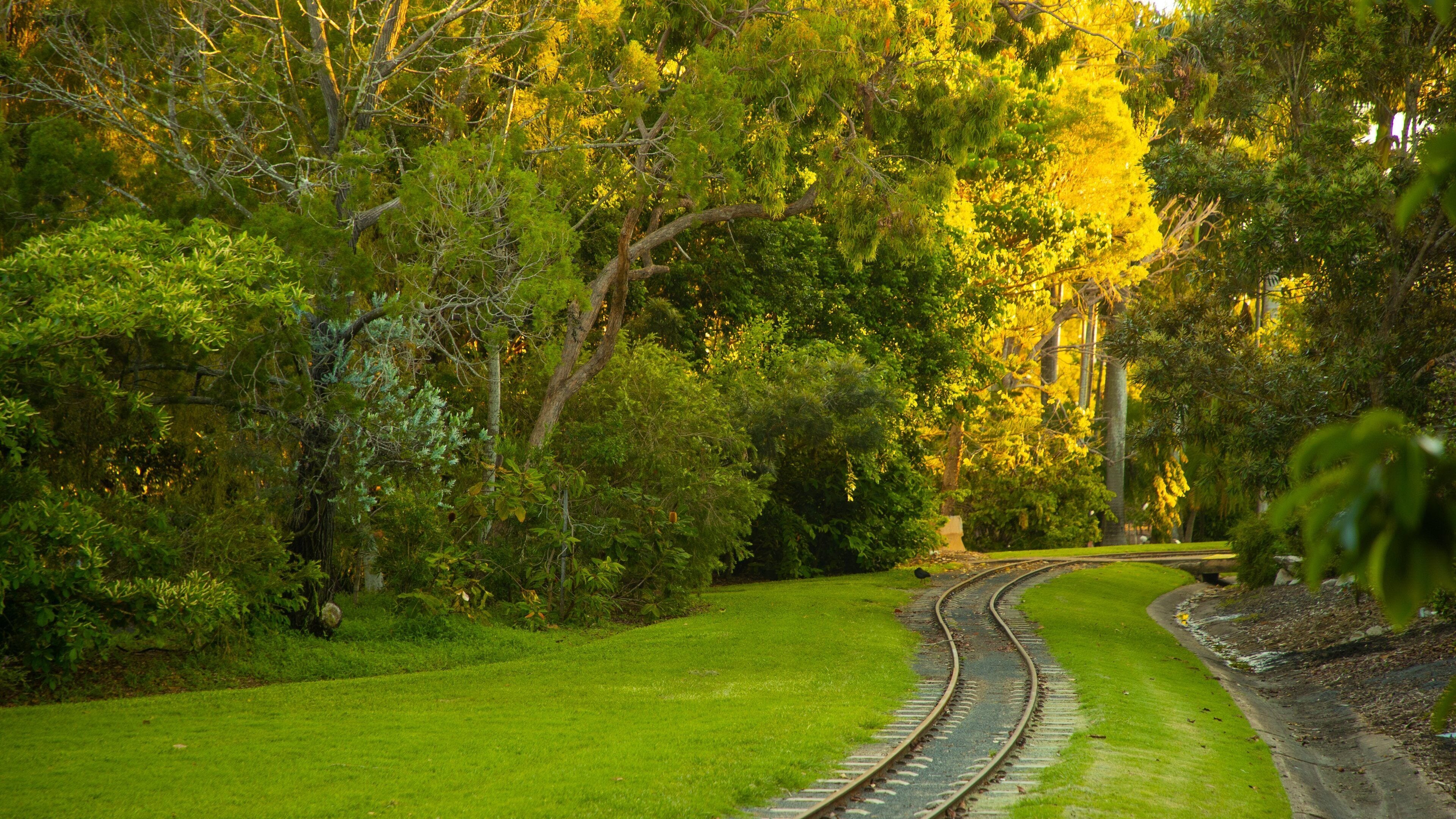 Bundaberg North which includes railway items