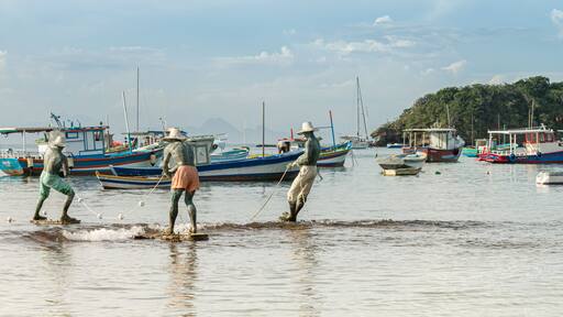 Estatua pescadores Buzios 1