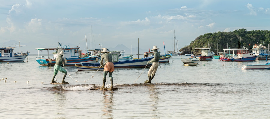 Estatua pescadores Buzios 1