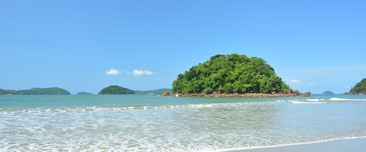 Ubatumirim Beach in Ubatuba, Brazil