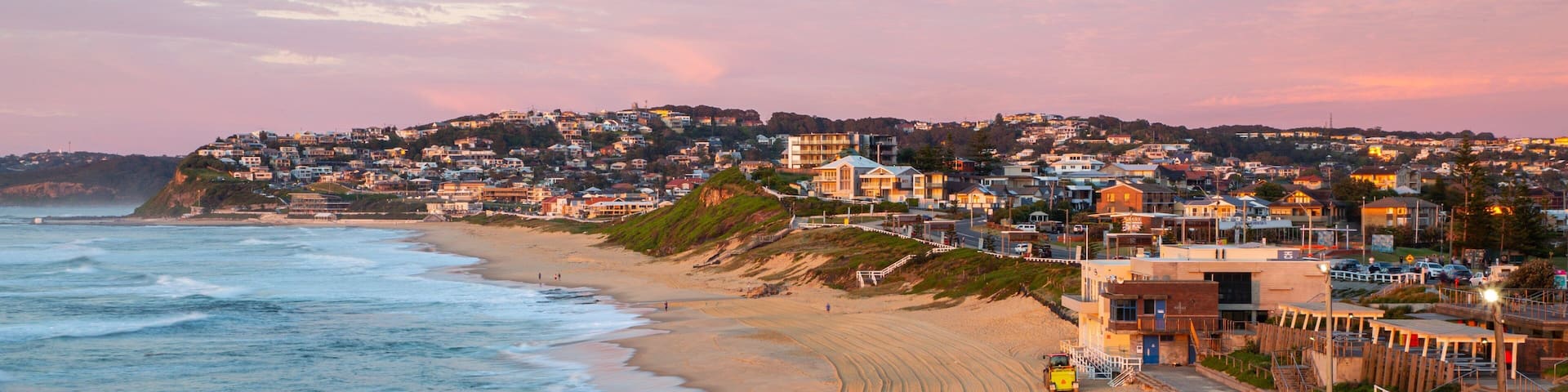 Bar Beach showing a coastal town, general coastal views and landscape views