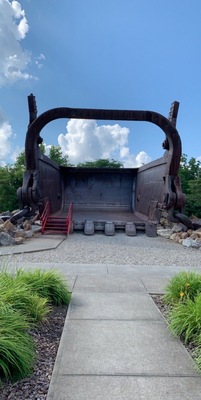 Beautiful drive to the park. A lot or gorgeous surroundings.