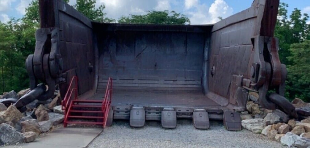 Beautiful drive to the park. A lot or gorgeous surroundings.