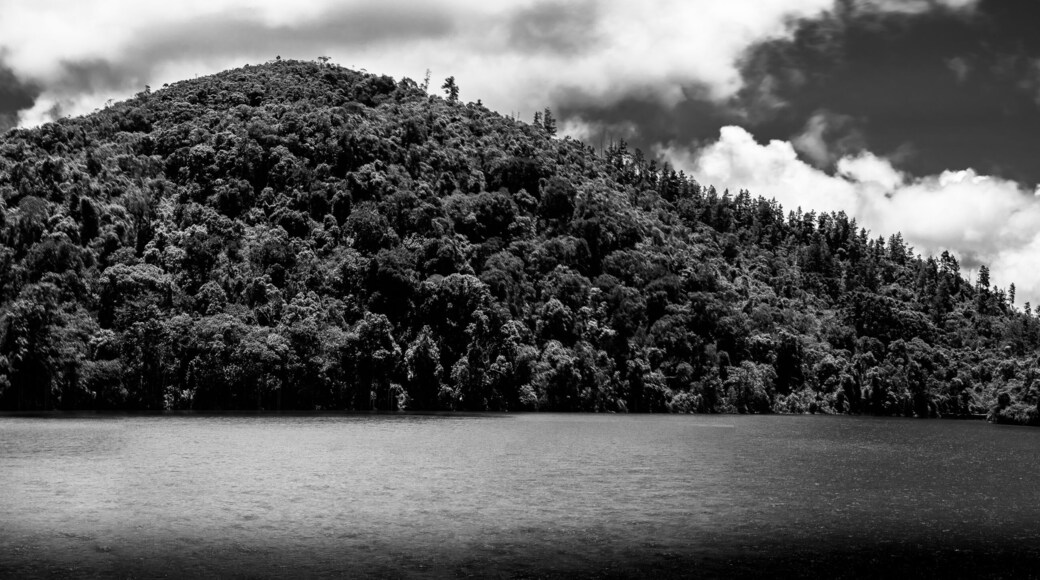 Logo da Itapeva Black and White