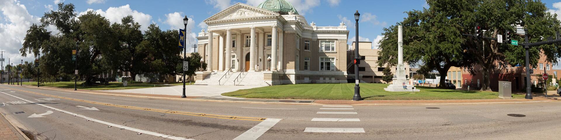 historic parish court house in Lake Charles, Louisiana
