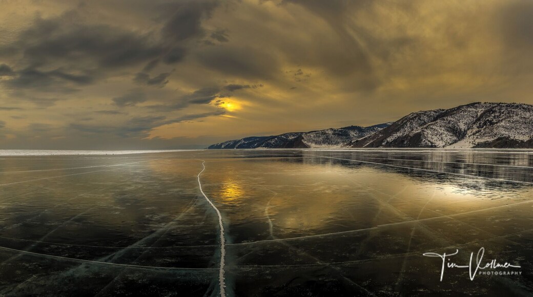 Lake Baikal in winter is a paradise for photographers. Join my next Photo tour in February 2020. www.timvollmer.de
