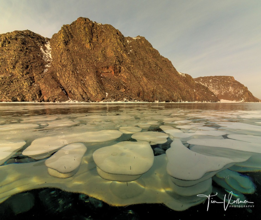 Lake Baikal in winter is a paradise for photographers. Join my next Photo tour in February 2020. www.timvollmer.de