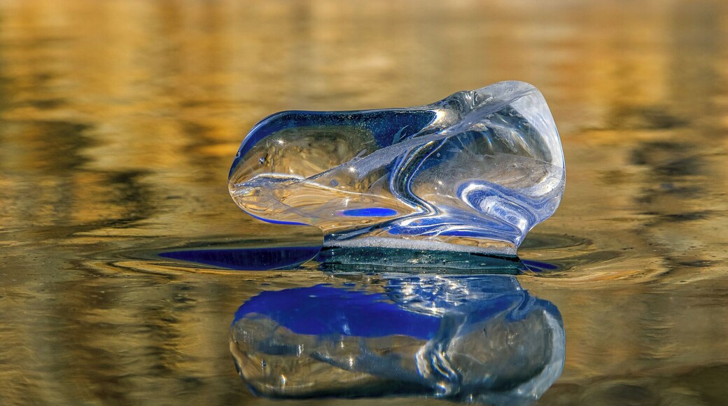 Lake Baikal in winter is a paradise for photographers. Join my next Photo tour in February 2020. www.timvollmer.de