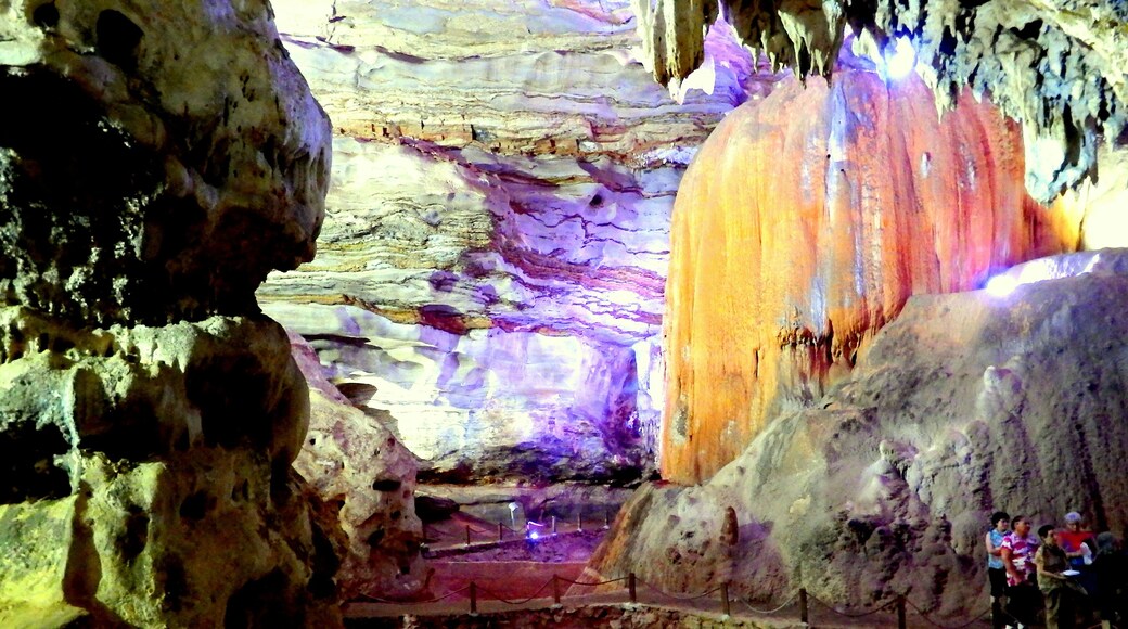 Gruta do Maquinรฉ, em Cordisburgo, Brasil. #Golden