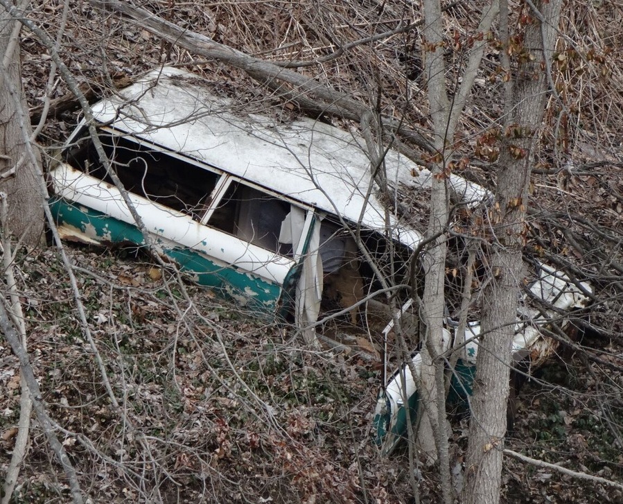 It wouldn't be hiking in Ohio without the occasional abandoned vehicle rusting away in the woods.
Hellbender Preserve is 15 acre preserve with a 1 mile loop trail along the Jelloway Creek. It can be accessed from the Kokosing Gap muilti-purpose trail.