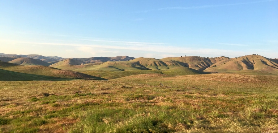 Rolling hills on route to Paso Robles.
#california
(April 2017)