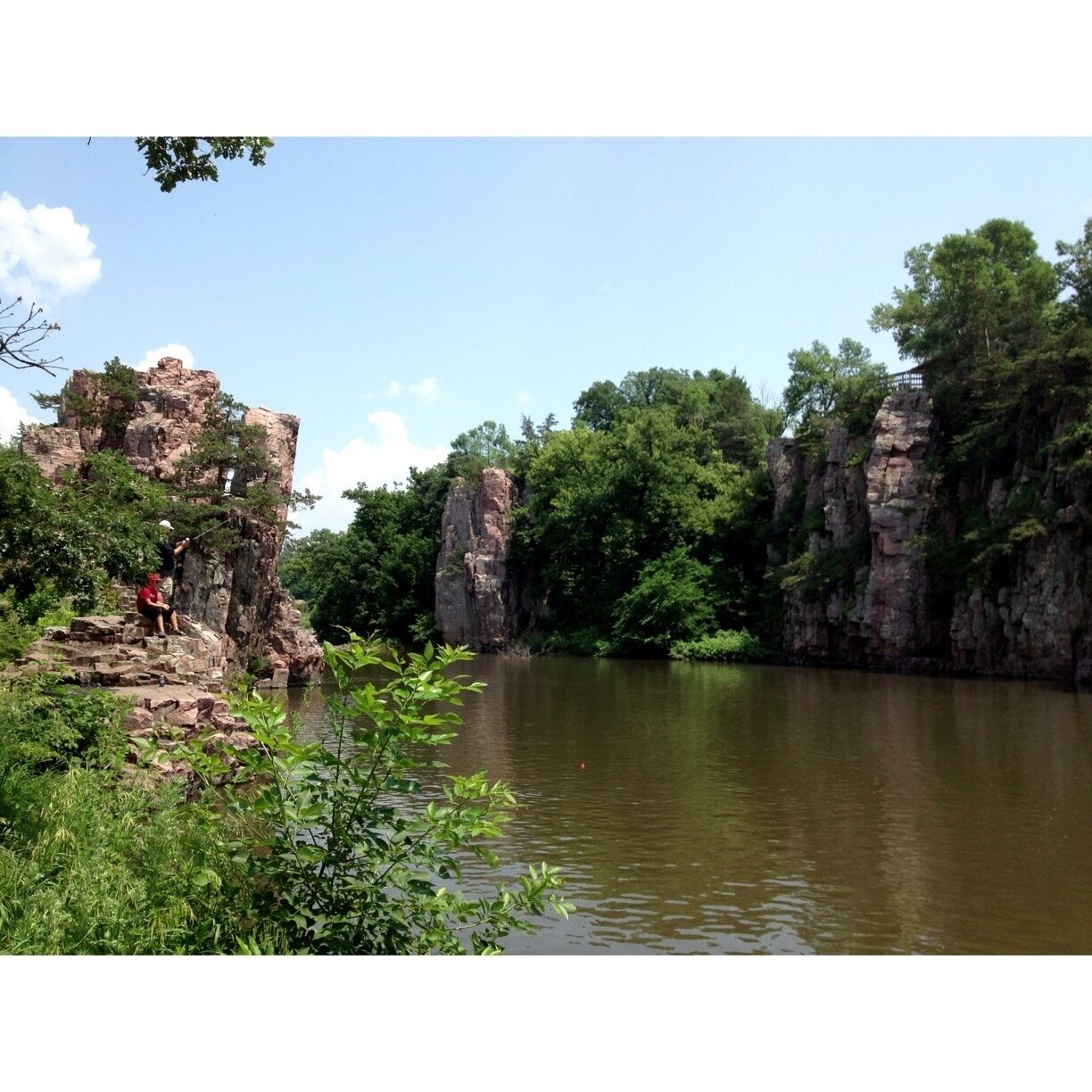 Incredible state park full of hiking trails along the Split Rock River. The park is notable for its beautiful pink and red Sioux Quartzite rock formations that loom over the water. #beautiful #hiking #southdakota #palisadesstatepark
#localgem