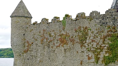 Parke's Castle is a plantation era castle on the banks of Lough Gill.