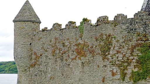 Parke's Castle is a plantation era castle on the banks of Lough Gill.
