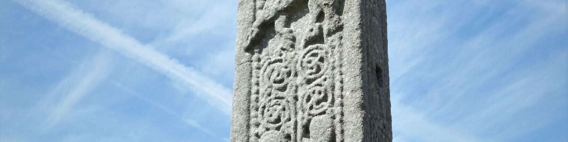 11th century Celtic cross (do you recognize Adam & Eve, Cain & Abel, Daniel in the Lions' Den?). The cross is situated in the Drumcliff Church Yard, where you find the grave of poet and Nobel Prize winner William Butler Yeats.
On this site a monastery was founded in the 6th century. #Details #Culture #LocalSecrets #Trovember #History