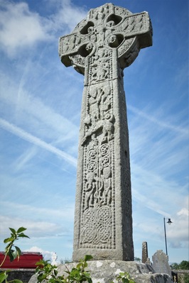 11th century Celtic cross (do you recognize Adam & Eve, Cain & Abel, Daniel in the Lions' Den?). The cross is situated in the Drumcliff Church Yard, where you find the grave of poet and Nobel Prize winner William Butler Yeats.
On this site a monastery was founded in the 6th century. #Details #Culture #LocalSecrets #Trovember #History